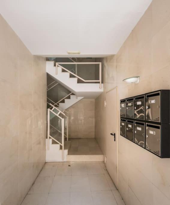 Atico Con Terraza Y Chimenea Junto A Universidad 阿尔卡拉德荷那利斯 外观 照片