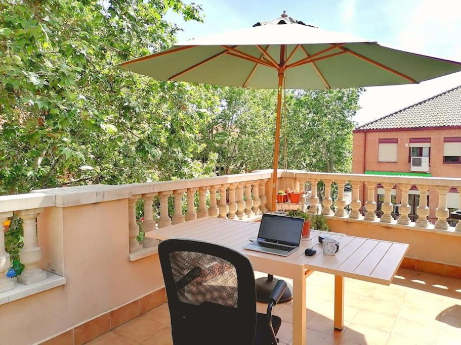 Atico Con Terraza Y Chimenea Junto A Universidad 阿尔卡拉德荷那利斯 外观 照片