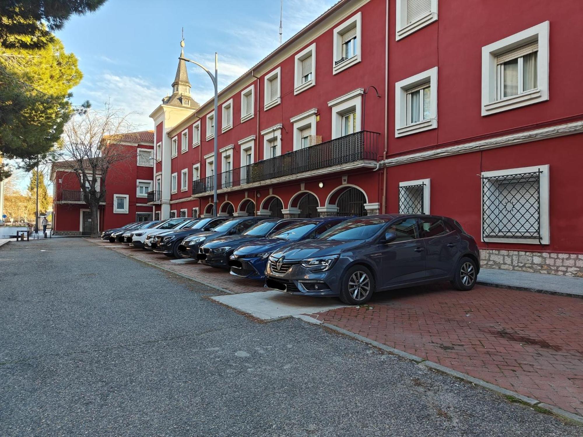Atico Con Terraza Y Chimenea Junto A Universidad 阿尔卡拉德荷那利斯 外观 照片